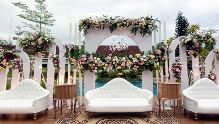 Experience an Unforgettable Wedding Party at Grand Hotel Preanger