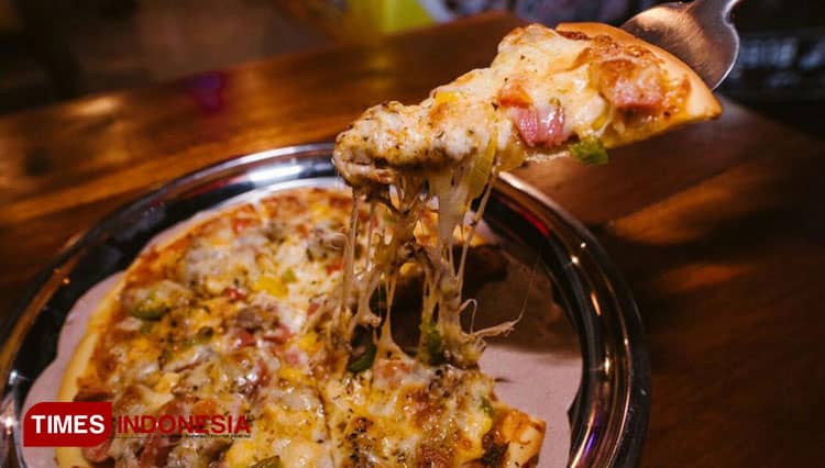 tigaDe, Best Pizza Restaurant You Could Find at Pacitan
