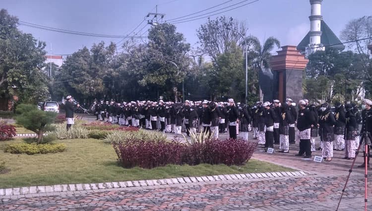 Bupati Wajibkan ASN Pemkab Lamongan Memakai BKL