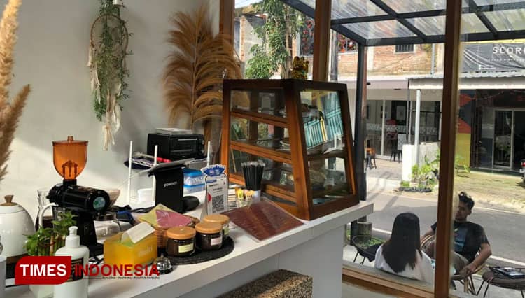 Kafe Lapan Cuan Malang Jadi Langganan Hunting Foto