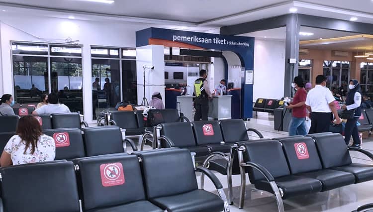 Pasca Ambrol, Ruang Tunggu KA Ekonomi Stasiun Surabaya Pasar Turi Dipindah