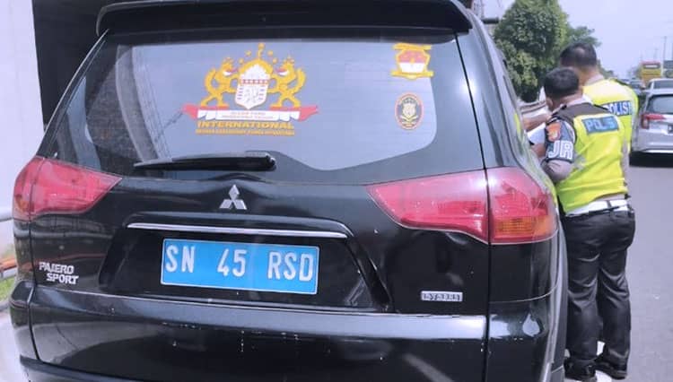 Dari Plat Nomor, Terungkap Cerita Kekaisaran Sunda Nusantara