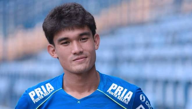 Pemain Persib Bandung Ini Pilih Tidak Mudik dan Bersilaturahmi Dengan Keluarga Via Online