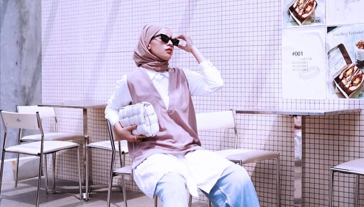 7 Trend Hijab Fashion 2021 yang Wajib Dimiliki Milenial