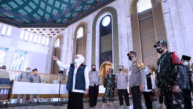 Gubernur Khofifah Minta Masyarakat Tidak Takbiran Keliling