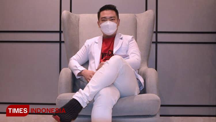 Dokter Michael Lawanto, Sosok Dokter Muda dan Pebisnis Tangguh