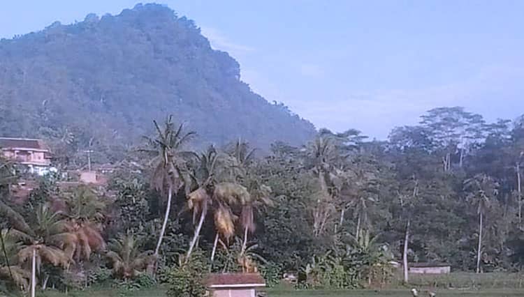 Menguak Tabir Misteri Larangan di Gunung Sangkur Kota Banjar