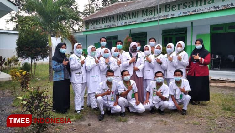 SMK Bina Insani Tekung Lumajang Luluskan Perdana 17 Anak Didik