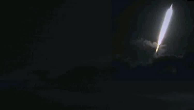 Cahaya Mirip Meteor Nampak di Langit Banyuwangi, Ada Dentuman Keras Setelahnya