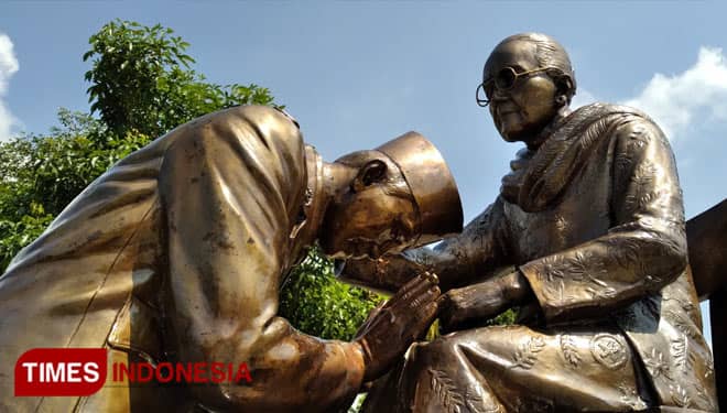 Makna Patung Soekarno di Balai Kota Among Tani