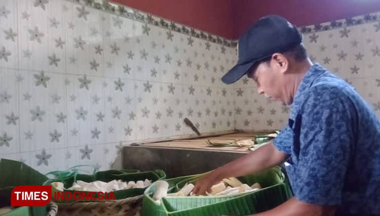 Pengusaha Tape Manis di Bondowoso Tetap Produktif Meski Pembelian Menurun