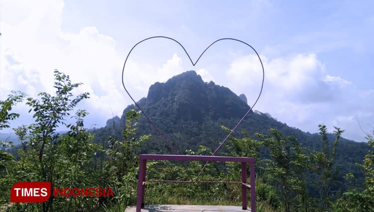 Meresapi Pesona Bukit Tirisan di Kaki Gunung Limo Pacitan