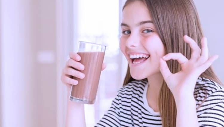 Benarkah Minum Susu Cokelat Bisa Membuat Tubuh Bugar?