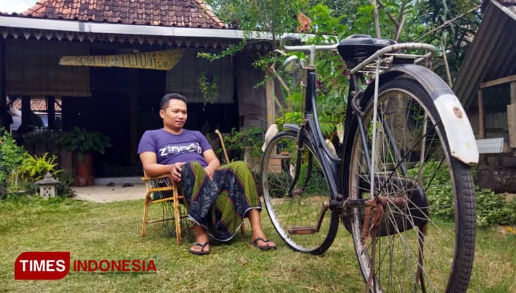 Peduli Sejarah, Pria di Pacitan Ini Gemar Koleksi Koin Kuno dan Barang Antik