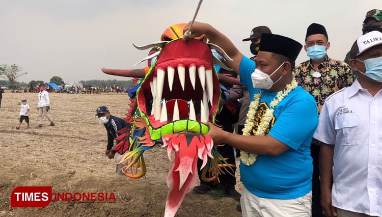 Menikmati Meriahnya Festival Layang-layang Skala Nasional di Gresik