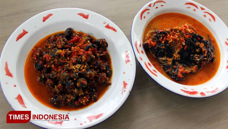 Menikmati Tujuh Menu Sensasi Pedas ala Warung Pedesan