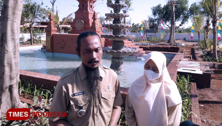 Agrowisata Kebun Pak Inggih Sekapuk Gresik Dilengkapi Monumen Ratu Agro