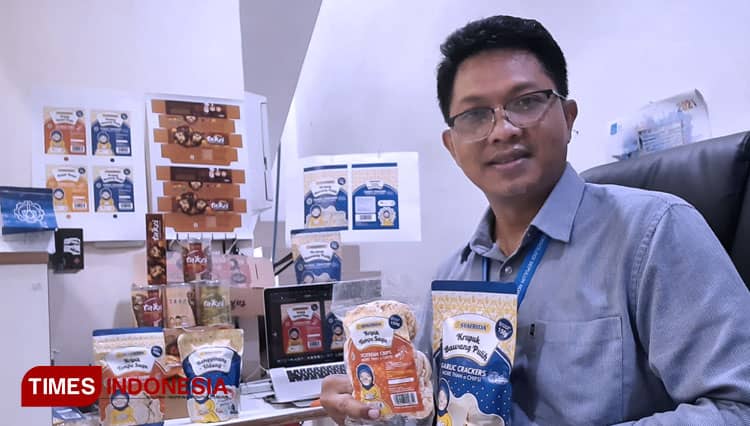 Tim Abmas ITS Bantu Desain Kemasan Produk UMKM