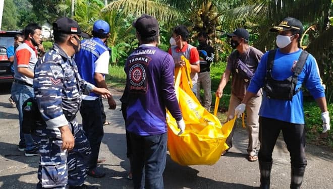 Jenazah Korban Kecelakaan Laut Pantai Karapyak Pangandaran Ditemukan Terapung