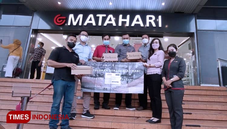 Matahari Dept Store Malang Raya Salurkan Bantuan Banjir Bandang Melalui BMH Jatim Gerai Malang