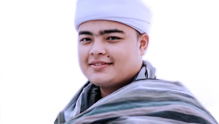 Tak Hanya Sebagai Pengajar, Ameer Azzikra Juga Seorang Pengusaha Madu dan Konten Kreator
