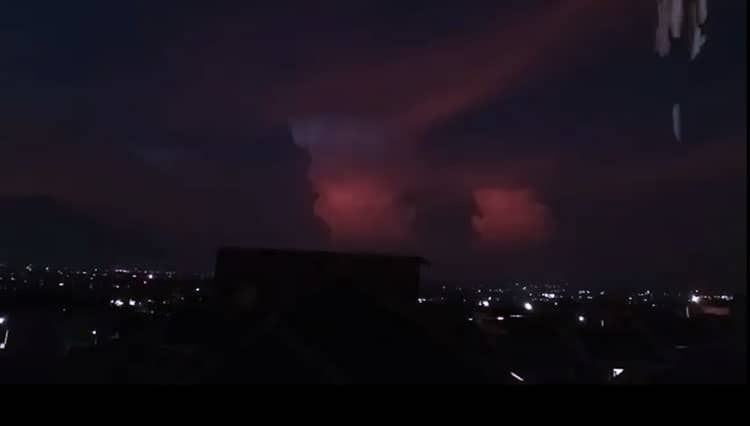 Viral Awan Merah, BMKG Juanda: Fenomena Optik Atmosfer