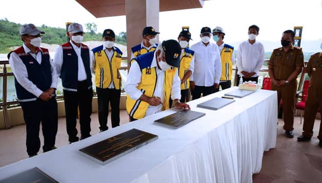 Menteri PUPR RI Tandatangani Tujuh Prasasti Infrastruktur Strategis di Sulteng