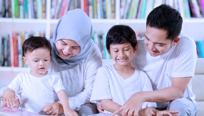 Kenali Penyebab Anak Menjadi Manja