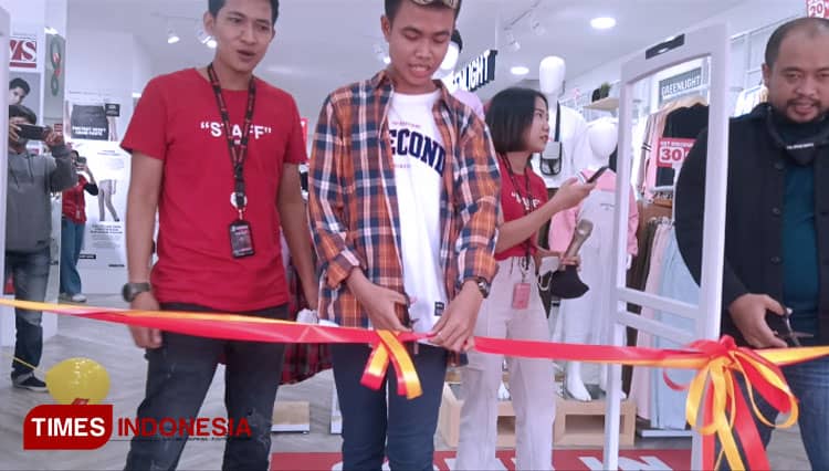 Banjir Diskon di Grand Opening 3Second Famili Store