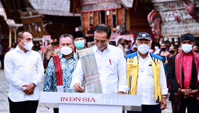 Resmikan Penataan Kampung Ulos Hutaraja dan Huta Siallagan, Presiden RI Jokowi Apresiasi Program Revitalisasi Kawasan Budaya