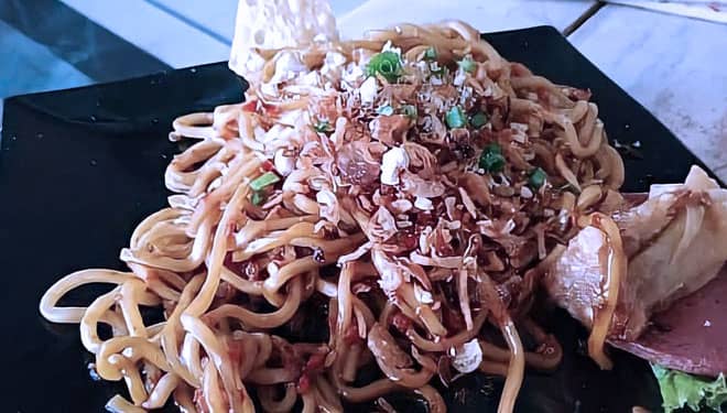 The Delicious Mie Kober Setan, Those Addictive Hot and Spicy Noodles!