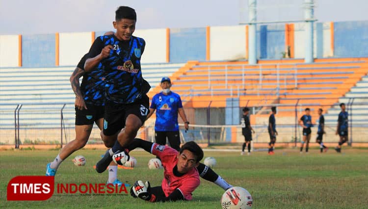 Debut di Derby Jatim, Perasaan Kiper Persela Campur Aduk