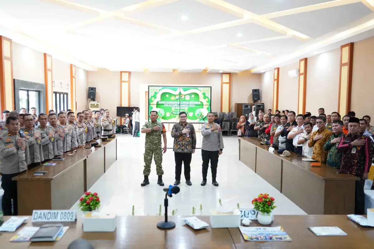 Jelang Lebaran, Bupati Kediri Mas Dhito Pastikan Ketersediaan Bapokting