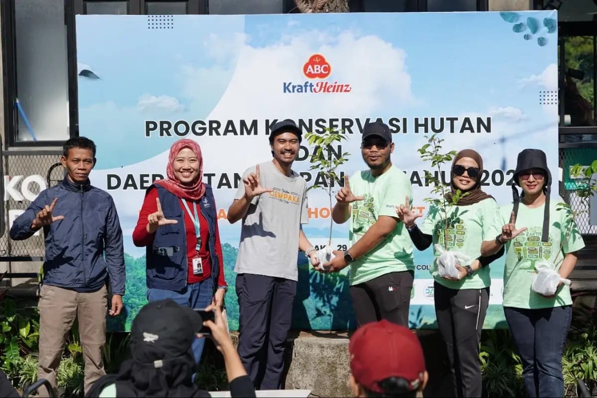 ABC Indonesia dan Yayasan Cempaka Tanam Seribu Pohon untuk Hijaukan Kawasan Hutan Pasuruan