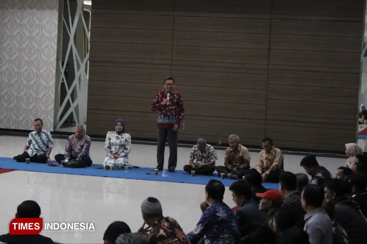 Di Tengah Tantangan PTS Nasional, Rektor UWG Malang Kobarkan Semangat Karyawan: Bekerja adalah Ibadah