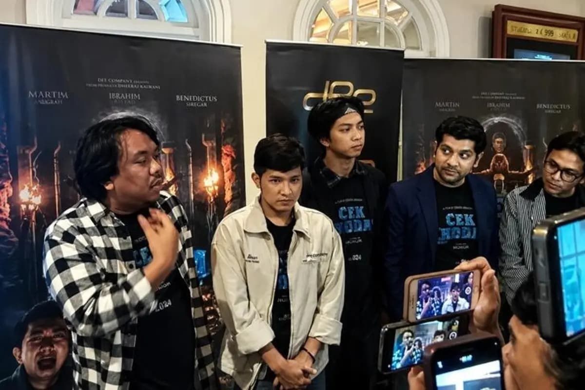 Fenomena Viral 'Cek Khodam' Diangkat ke Film Horor Komedi, Jadi Debut Jirayut di Layar Lebar